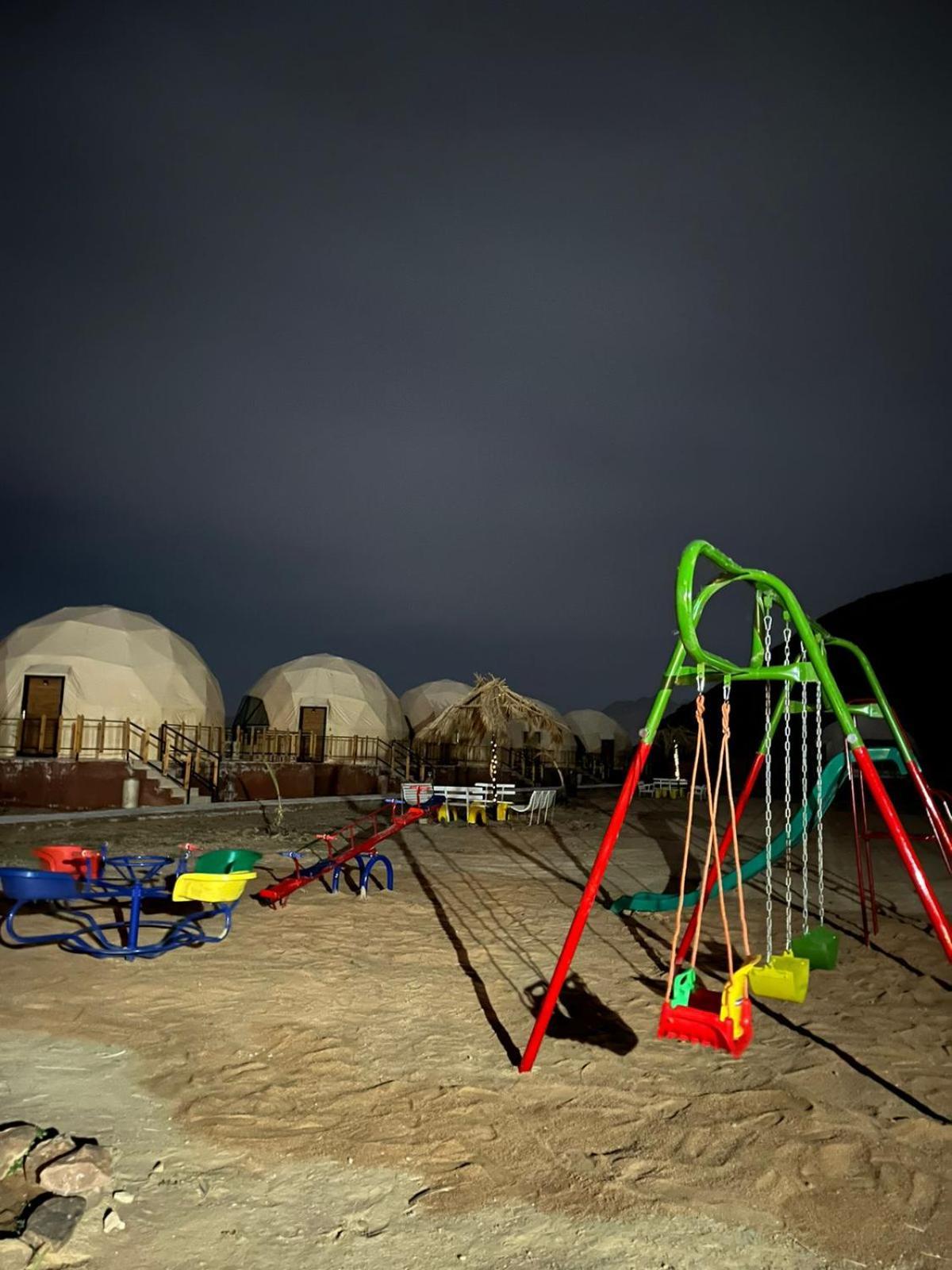 Adel Rum Camp Bubbles Wadi Rum Extérieur photo