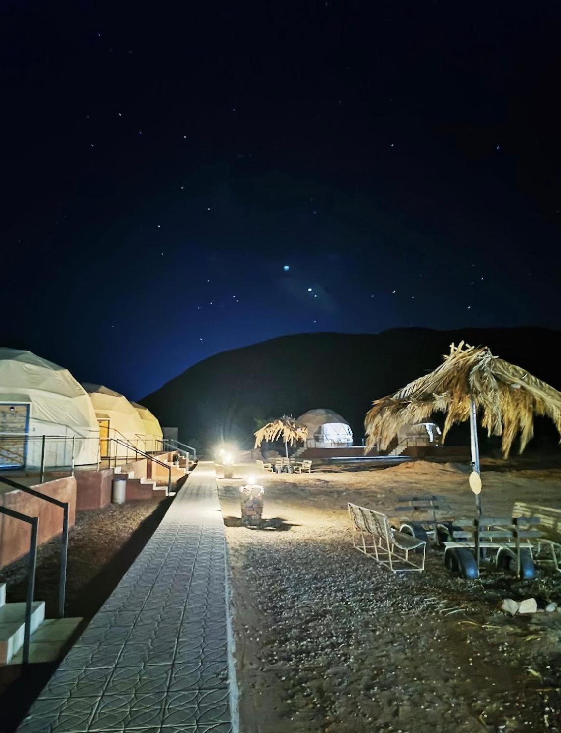 Adel Rum Camp Bubbles Wadi Rum Extérieur photo